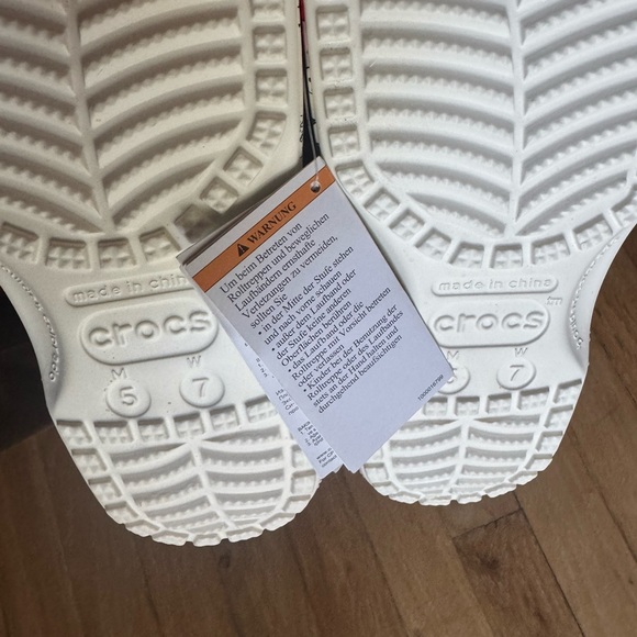 Crocs Classic Peanuts Clog Women’s 7 - Picture 3 of 5